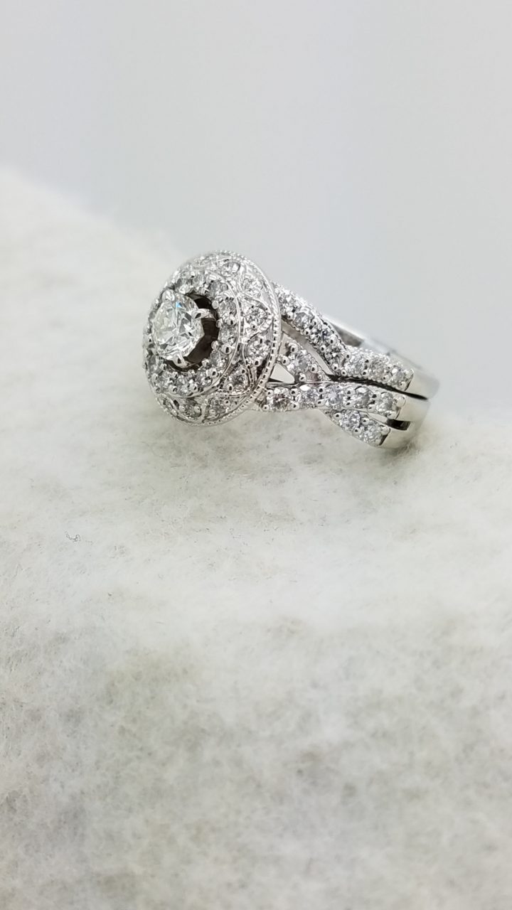 14K	White Gold	Halo engagement  milgrain band	0.40+1.00	Ct.	R	Cut	J/SI	DIAMOND		PRONG/PAVE	CLUSTER	ring