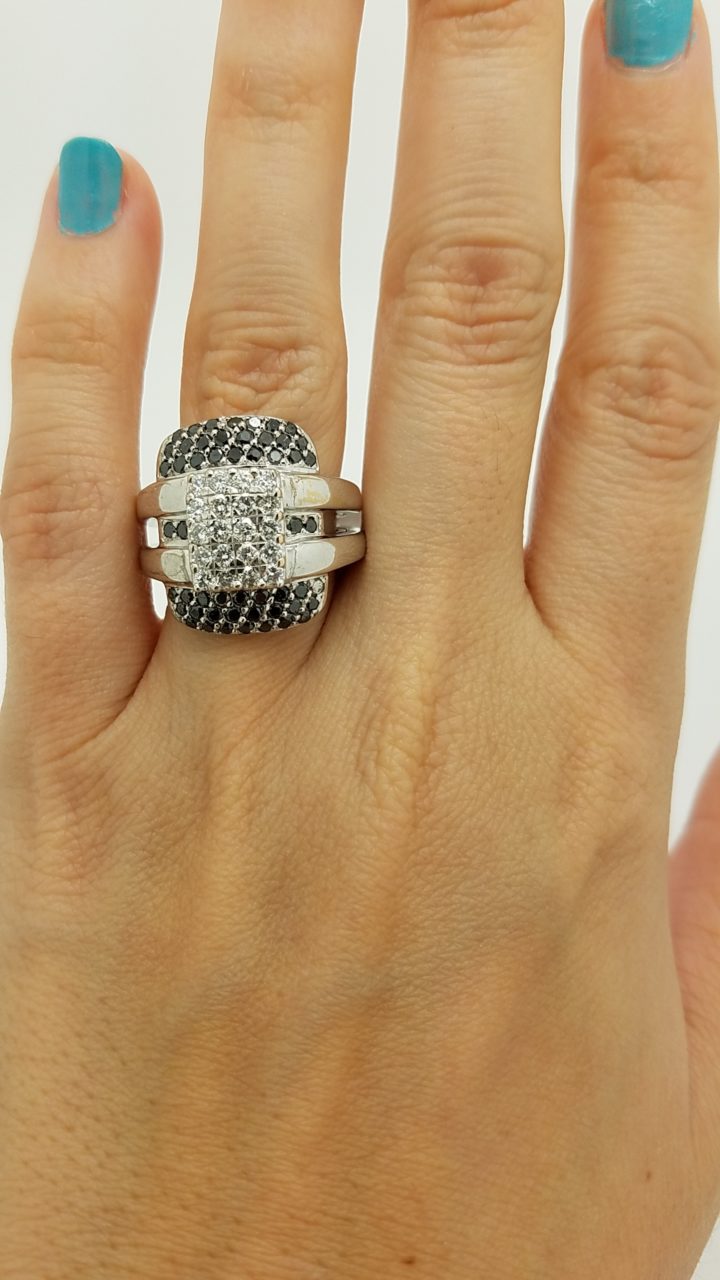 18K	White Gold	FASHION TRENDY	ROUND	Cut	BLACK + WHITE		DIAMOND	PAVE	CLUSTER	ring