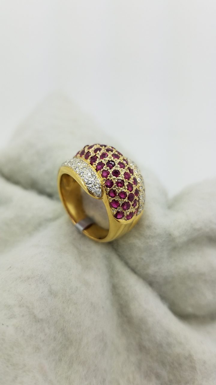 18K	Yellow Gold	BYPASS	ROUND	Cut			RUBY	DIAMOND	CLUSTER	ring
