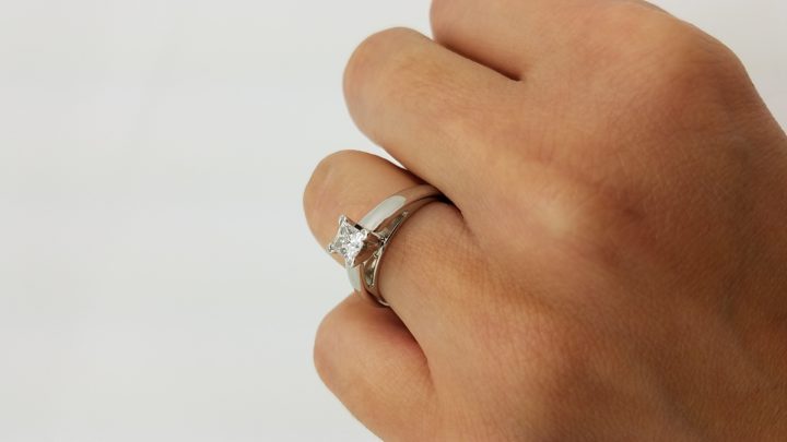 14K	White Gold	Cathedral	0.51	ct.	PR	Cut		G	SI2	4-prong	Solitaire	Engagement-Ring