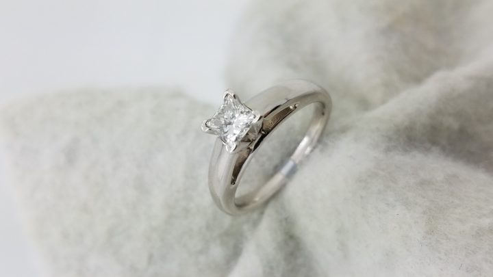 14K	White Gold	Cathedral	0.51	ct.	PR	Cut		G	SI2	4-prong	Solitaire	Engagement-Ring