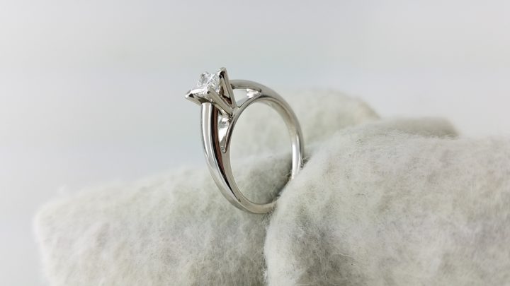 14K	White Gold	Cathedral	0.51	ct.	PR	Cut		G	SI2	4-prong	Solitaire	Engagement-Ring