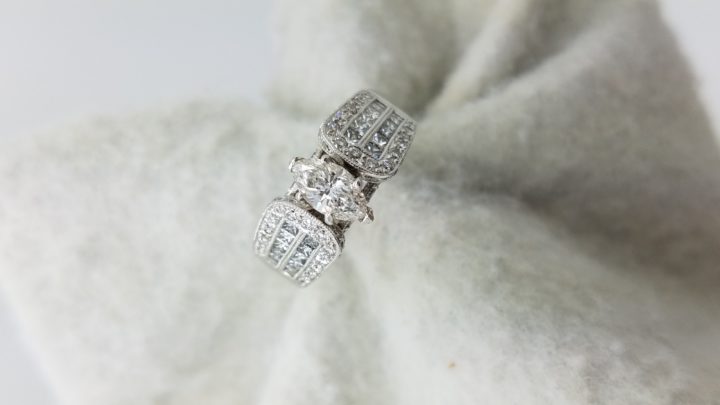 18K	White Gold	Cathedral	0.60+ 1.00	ct.	M+P+R	Cut	Diamond	J	I2	6-PRONG	Solitaire with Accents	Engagement-Ring