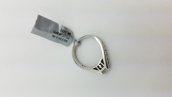 PLAT	W	Channel band	0.95	ct.	PR,R	Cut	Diamond	G	VS1	4-prong	Solitaire with Accents	Engagement-Ring