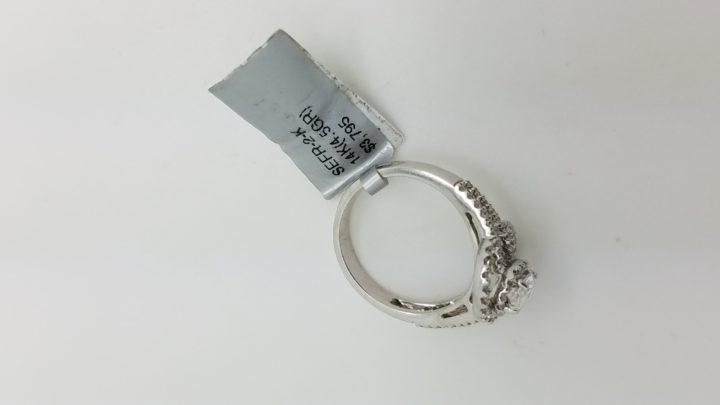 14K	White Gold	Halos and splited shank	.58,.70	ct.	OV+R	Cut		K 	SI1	4-prong	Solitaire with Accents	Engagement-Ring