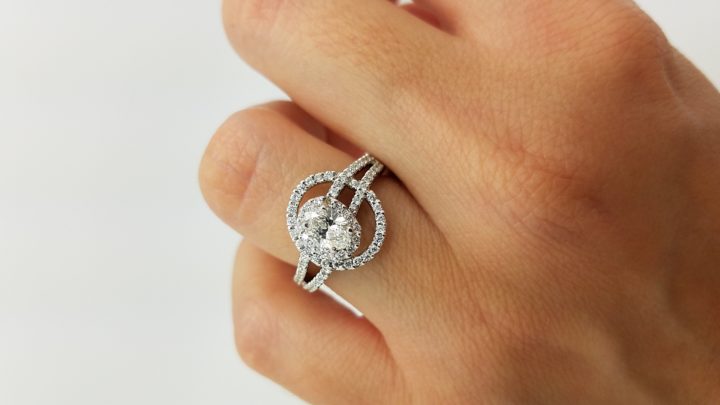 14K	White Gold	Halos and splited shank	.58,.70	ct.	OV+R	Cut		K 	SI1	4-prong	Solitaire with Accents	Engagement-Ring