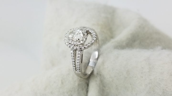 14K	White Gold	Halos and splited shank	.58,.70	ct.	OV+R	Cut		K 	SI1	4-prong	Solitaire with Accents	Engagement-Ring