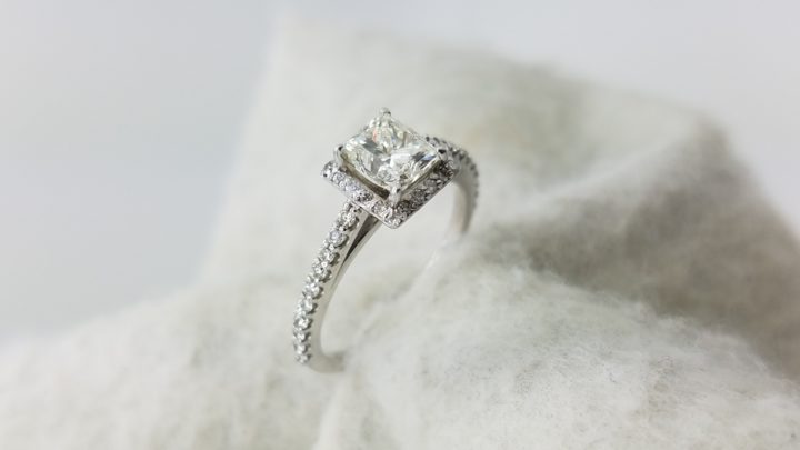 14K	White Gold	Halo	.89,.48	ct.	PR+R	Cut	Diamond	K-VVS2		4-prong	Solitaire with Accents	Engagement-Ring
