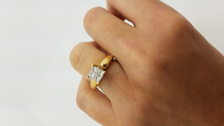 18K	Yellow Gold	Large style	0.60	ct.	PR	Cut	Diamond	I	SI2	Invisible-Set	Cluster	Engagement-Ring