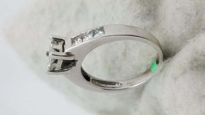 14K	White Gold	Channel band	1.00	ct.	PR	Cut	Diamond	J	SI	Invisible-Set	Cluster	Engagement-Ring