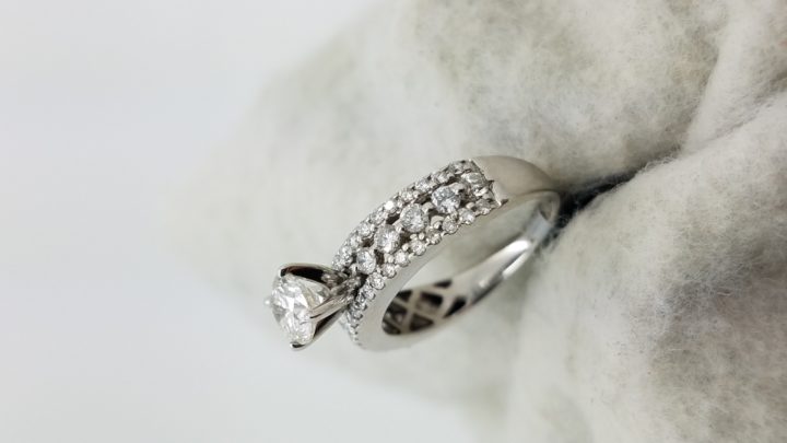 14K	White Gold	Lace style mounting	.57 + .65	ct.	R	Cut	Diamond	H	VS2	4-prong/pave	Solitaire with Accents	Engagement-Ring
