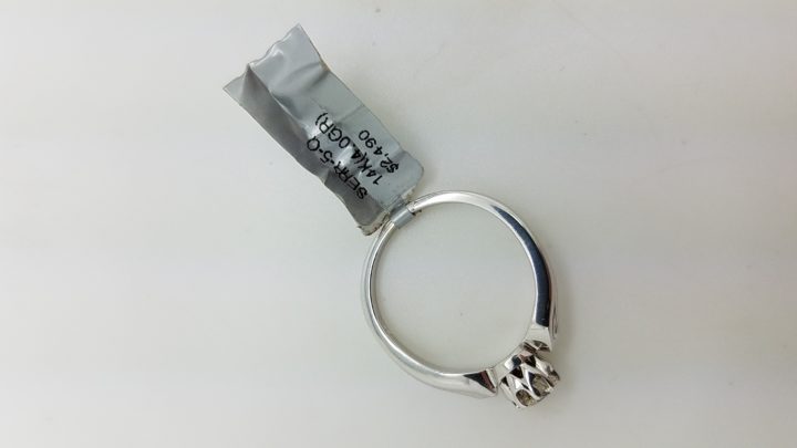 14K	White Gold	Crown head 	0.55	ct.	R	Cut	Diamond	J	VS	6-prong	Solitaire	Engagement-Ring