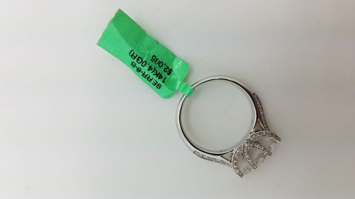 14K	White Gold	past preset future	1.25	ct.	Round	Cut	Diamond	I	SI2	Shared Prong	Three-Stone	Engagement-Ring