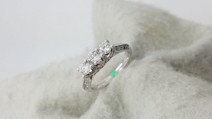 14K	White Gold	past preset future	1.25	ct.	Round	Cut	Diamond	I	SI2	Shared Prong	Three-Stone	Engagement-Ring