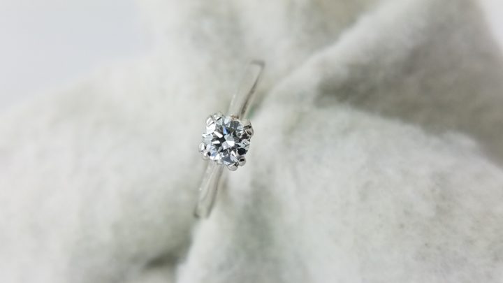 PL	White Gold	triangle flat shape band 	0.50	ct.	Round	Cut	Diamond	G	VS2	4-prong	Solitaire	Engagement-Ring