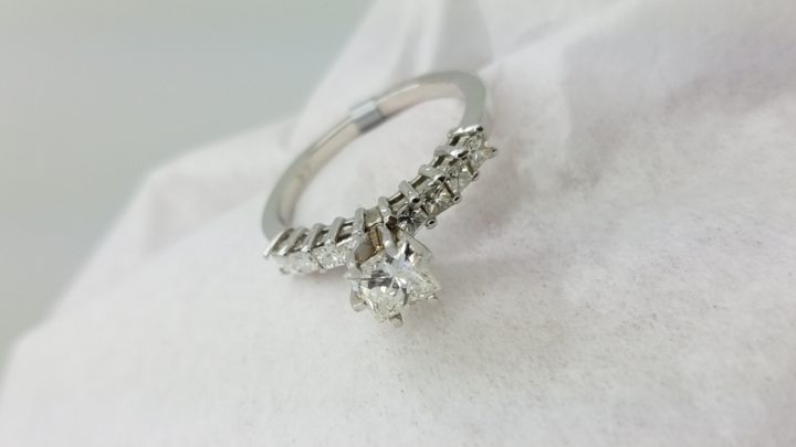 14K	White Gold		0.53+0.49	ct.	Princess	Cut	Diamond	4-prong	Solitaire with Accents		Engagement-Ring