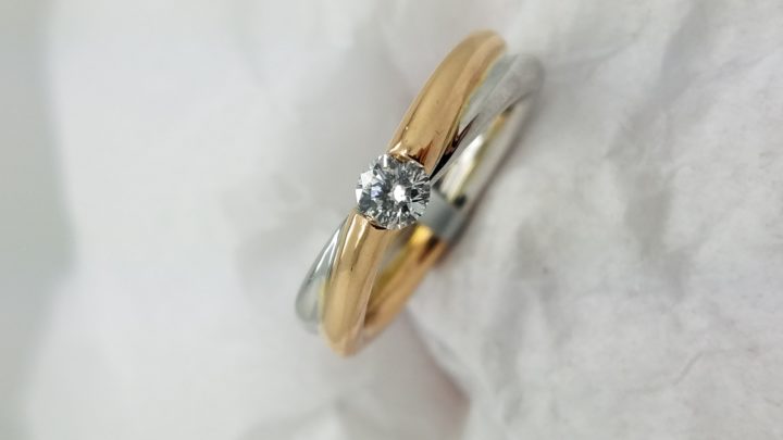 14K	Multi-Tone Gold	Rose Crossover	0.30	ct.	Round	Cut	Diamond		Solitaire		Engagement-Ring