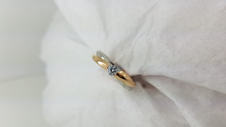 14K	Multi-Tone Gold	Rose Crossover	0.30	ct.	Round	Cut	Diamond		Solitaire		Engagement-Ring