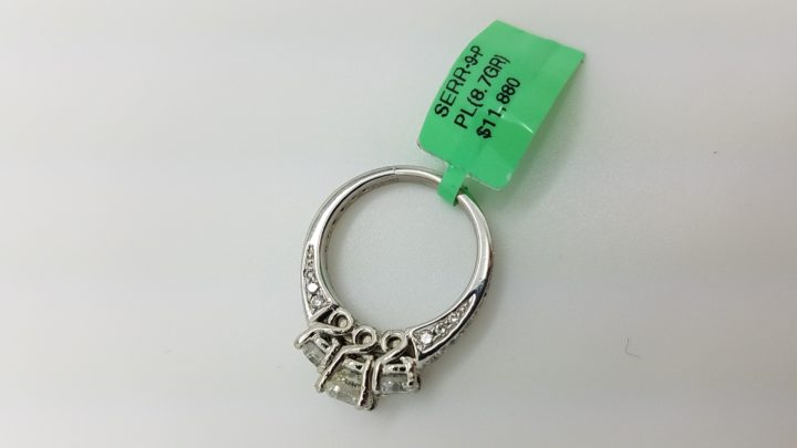 Platinum	Past, present, future	1.00+1.70	CT	Round	CUT	DIAMOND	4-prong	Three-Stone		Engagement-Ring