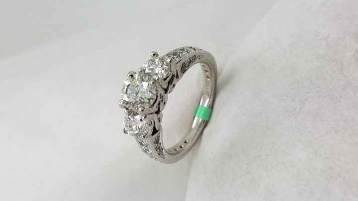 Platinum	Past, present, future	1.00+1.70	CT	Round	CUT	DIAMOND	4-prong	Three-Stone		Engagement-Ring