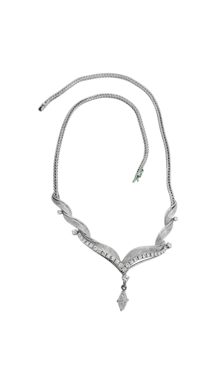 18K	White Gold Bridal Garland 1.50 ct Diamond 4-prong necklace-pendant featuring a dangle marquise cut