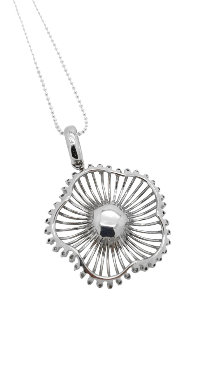 BLOSSOM FLOWER ARTISTIC	0.70	ct		DIAMOND		18K	White Gold	5.3	G	FLOWER			necklace-pendant